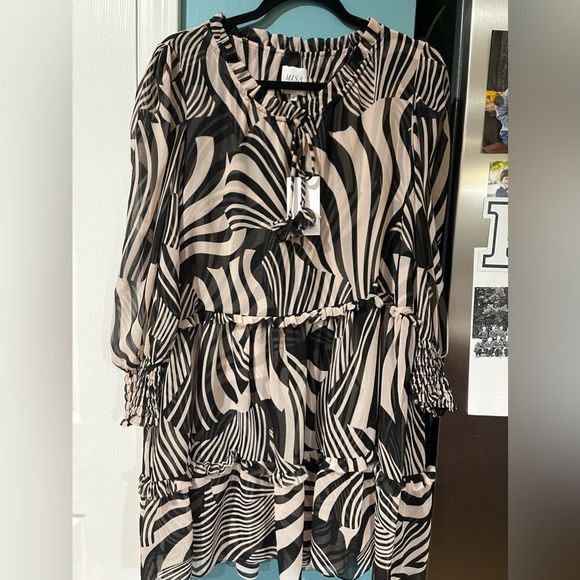 Misa Los Angeles Marisa Dress in Casablanca Black and Pink Shell. NWT $390 MSRP. - Picture 5 of 5